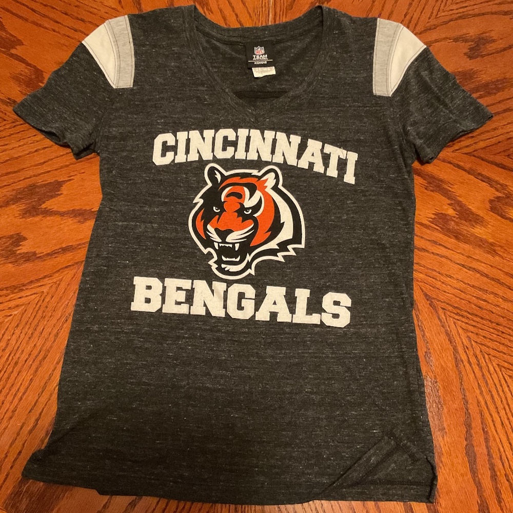 Women’s Bengals V neck t-shirt